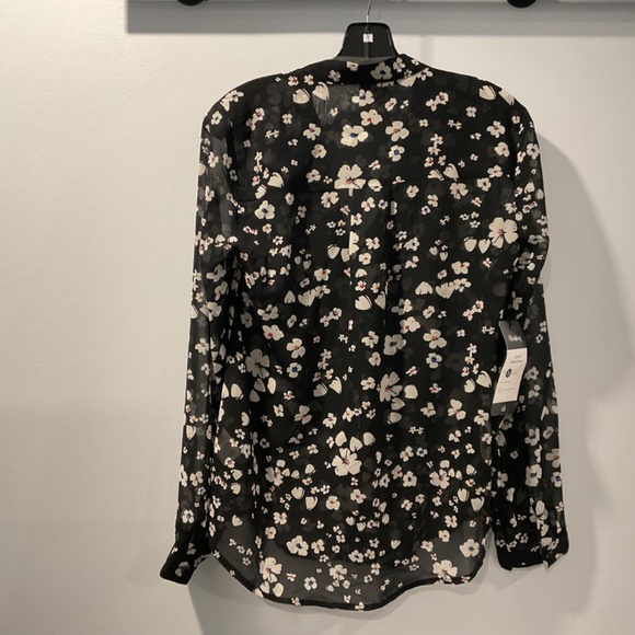 CAbi Delight Blouse - Picture 2 of 6